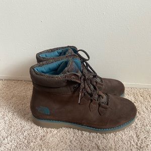 North Face boots, never worn!
